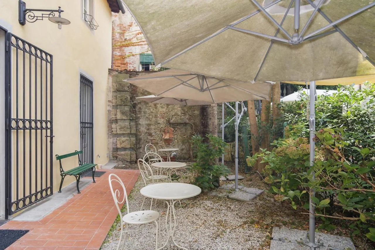 *** Bed & Breakfast Corte Meraviglia - Relais Lucca Italien